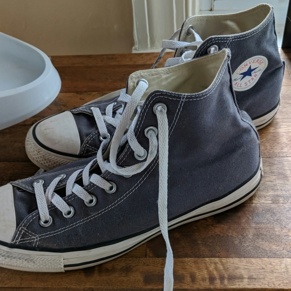 Grey converse